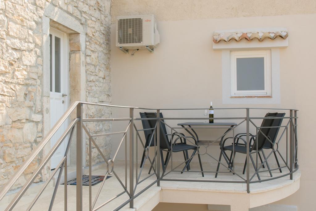 Apartments Borgo 8 Tar-Vabriga Buitenkant foto