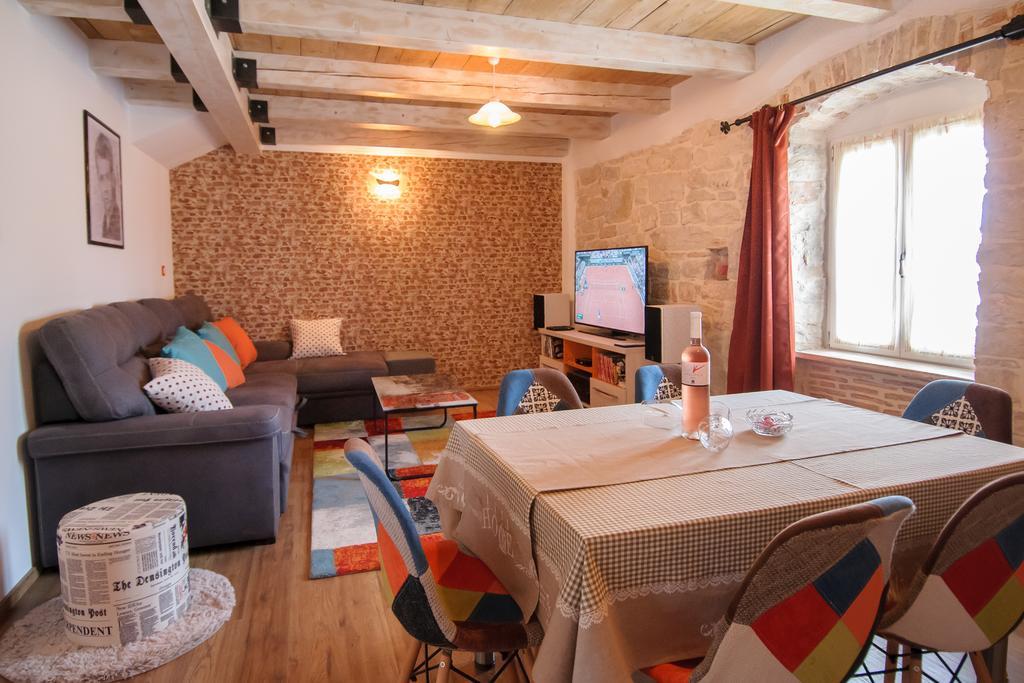 Apartments Borgo 8 Tar-Vabriga Buitenkant foto
