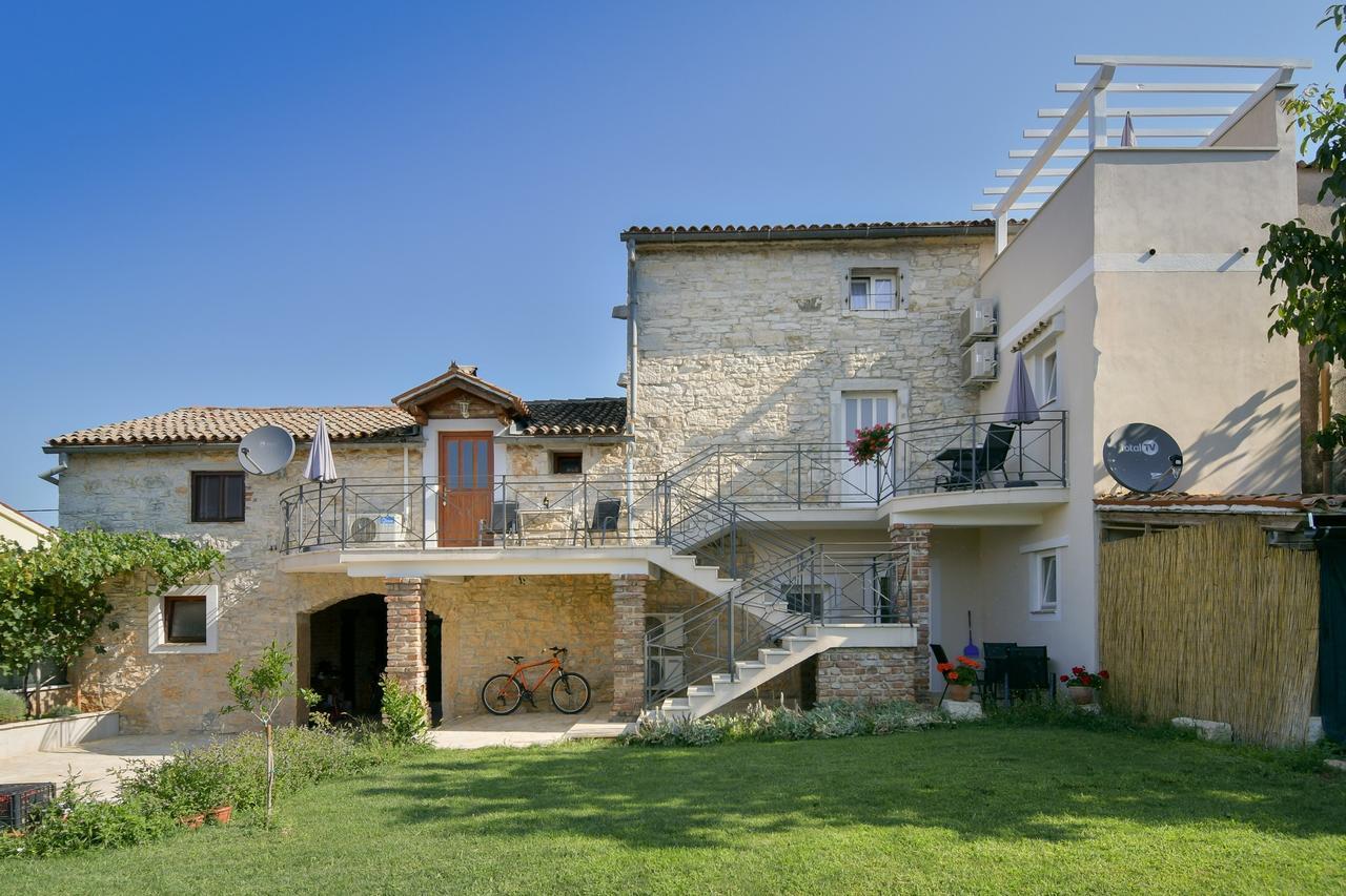 Apartments Borgo 8 Tar-Vabriga Buitenkant foto